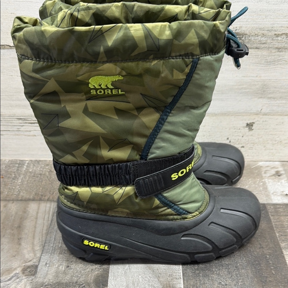 Sorel Boots unisex Women’s Men Sz US 6 Green Flurry Round Toe Winter Snow NWOT